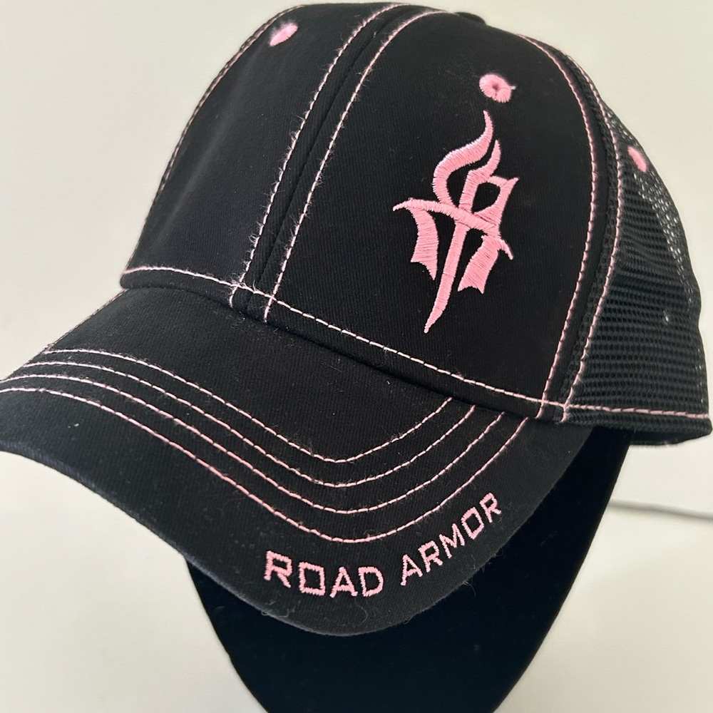 Preowned Road Armor cap
By Design Dynamix
Adjustable Velcro 
No stains